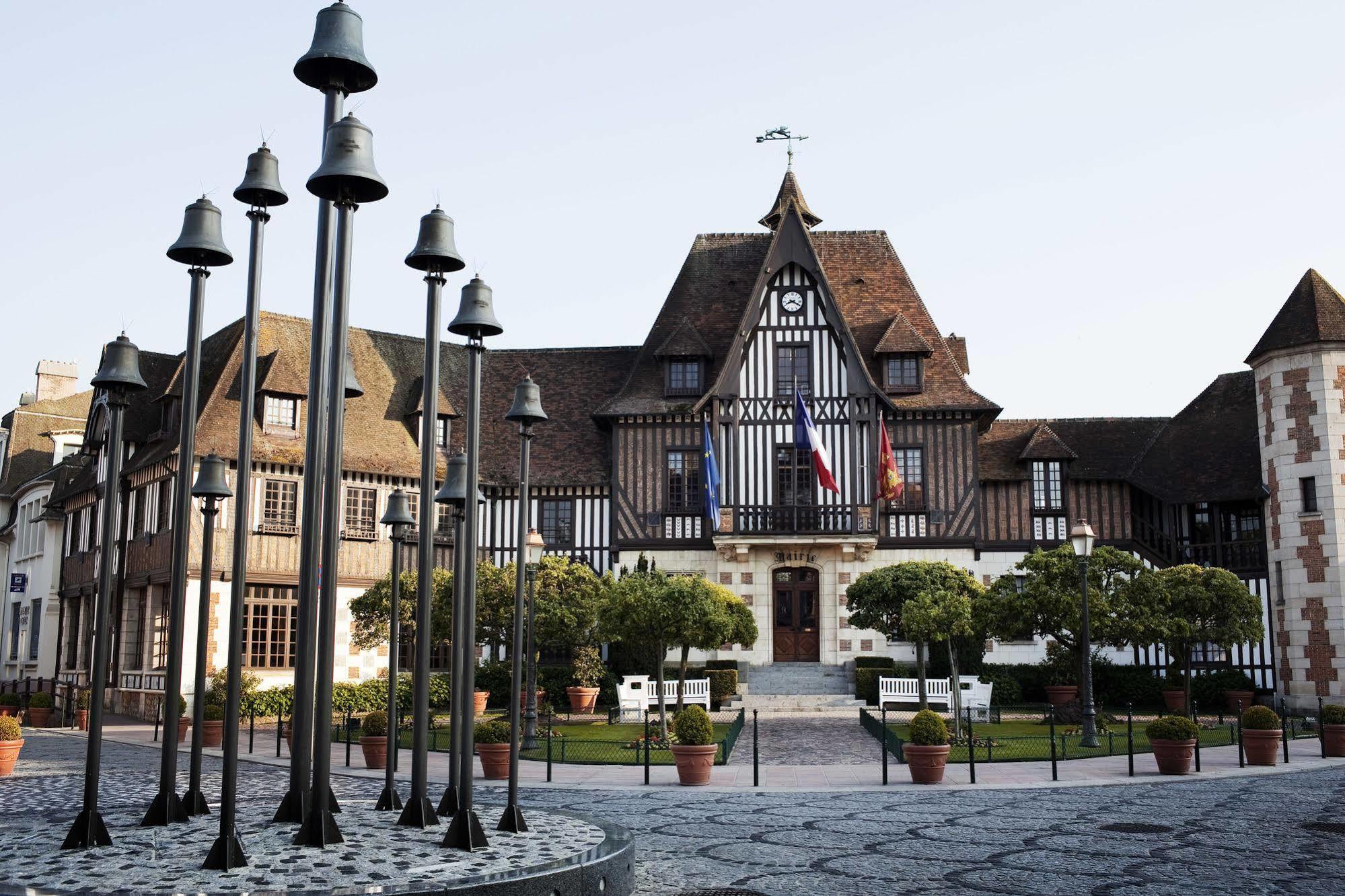 Mercure Deauville Centre Exteriör bild